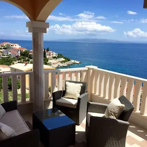  Apartment Omazic